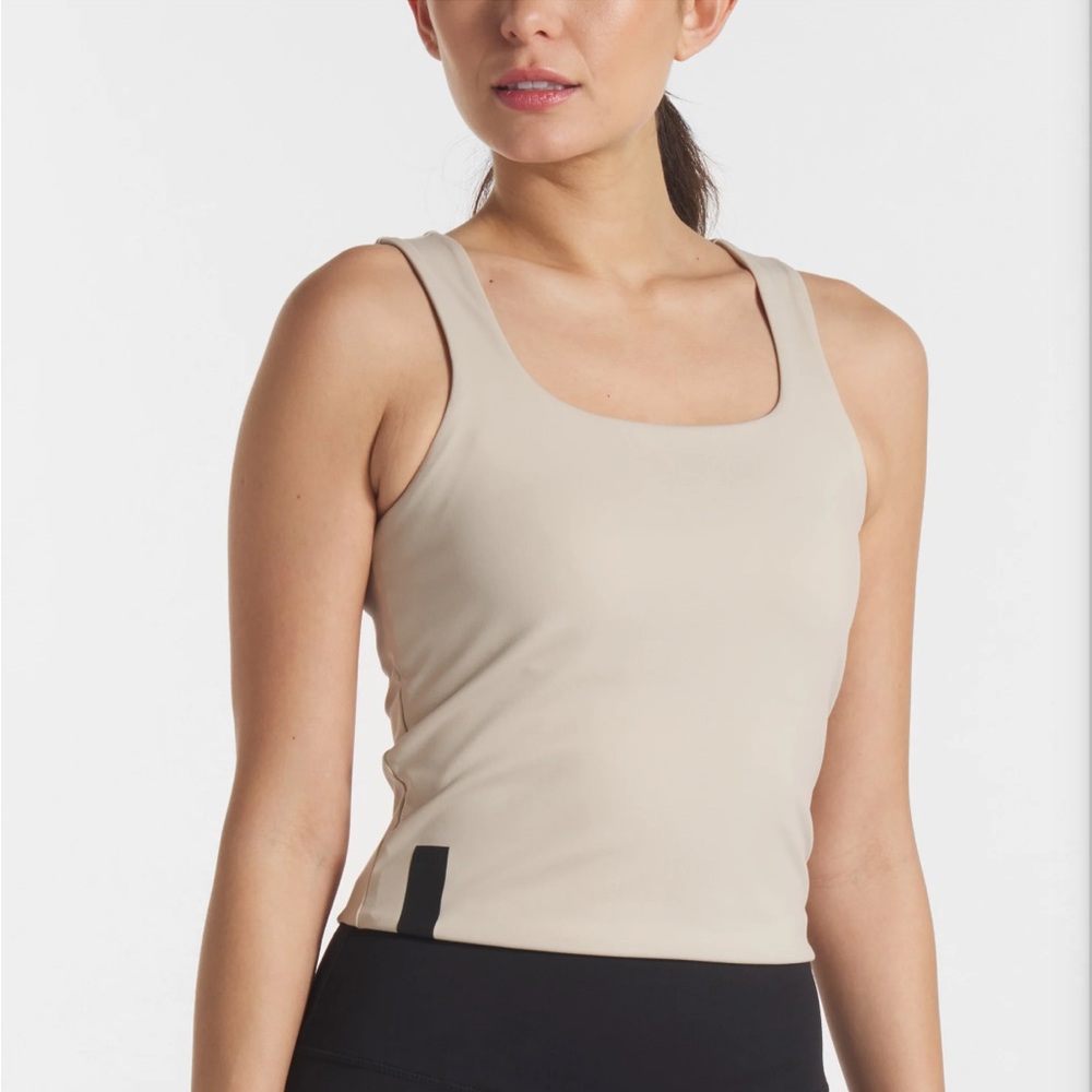 NWT UNRL Women's performa fitted tank sand Tank Top size Large New In Bag